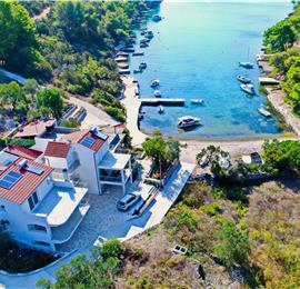 6 Bedroom Beachfront Villa with Heated Pool near Vela Luka on Korcula Island, Sleep 12